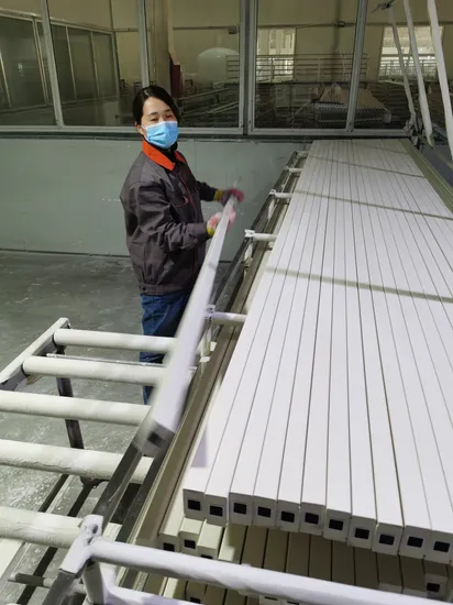 PVC-Fensterladen-Ober-/Unterteil-Pivot-Zubehör für Wohnzimmer zu einem attraktiven Preis